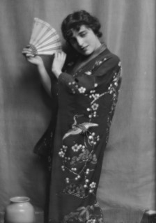 Namara-Toye, Mme., portrait photograph, 1912. Creator: Arnold Genthe.