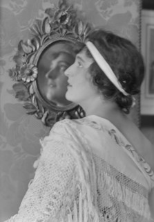 Namara-Toye, Mme., portrait photograph, 1912. Creator: Arnold Genthe.