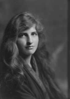 Perkins, Miss, portrait photograph, 1914 Apr. 23. Creator: Arnold Genthe.