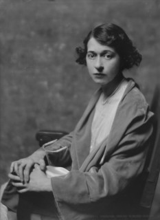 Roland, M., Miss, portrait photograph, 1915 Oct. 11 or Oct. 12. Creator: Arnold Genthe.