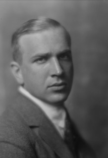 Schniewind, E.H., Mr., portrait photograph, 1915 Sept. 21. Creator: Arnold Genthe.