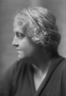 Sears, Zelda, Miss, portrait photograph, 1915 Feb. 7. Creator: Arnold Genthe.