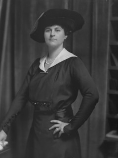 Selden, Miss, portrait photograph, 1915. Creator: Arnold Genthe.
