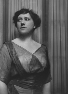 Shanklin, S., Miss, portrait photograph, 1915 May 11. Creator: Arnold Genthe.