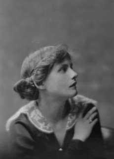 Smith, E., Miss, portrait photograph, 1917 May 29. Creator: Arnold Genthe.
