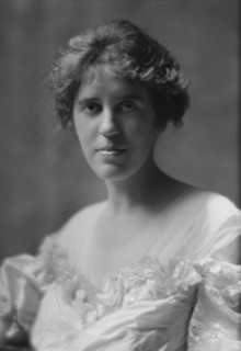 Stevens, J., Miss, portrait photograph, 1914 June 8. Creator: Arnold Genthe.