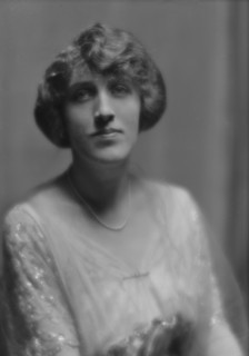 Stewart, E.P., Miss, portrait photograph, 1913. Creator: Arnold Genthe.