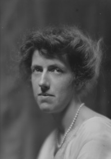 Vail, Katherine L., portrait photograph, 1913. Creator: Arnold Genthe.