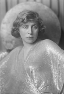 Yurka, Blanche, Miss, portrait photograph, 1915. Creator: Arnold Genthe.
