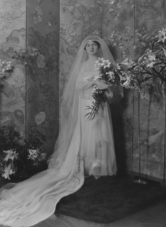 Fargo, Clara, Miss, portrait photograph, 1915 Jan. 15. Creator: Arnold Genthe.