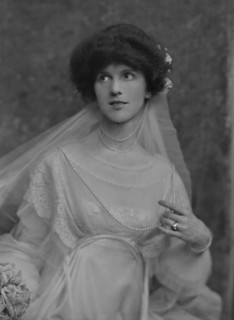 Parke, Jean, Miss, portrait photograph, 1916 June 2. Creator: Arnold Genthe.