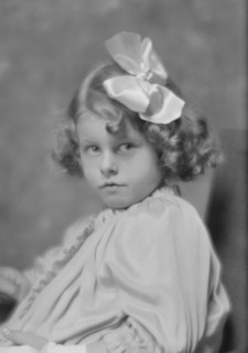 Cowan, Lorna, portrait photograph, 1915 Oct. 23. Creator: Arnold Genthe.