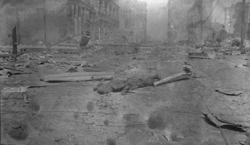 Charred corpse of a victim of the 1906 San Francisco earthquake and fire, 1906 Apr. Creator: Arnold Genthe.