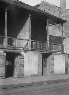 Madame John's Legacy, 632 Dumaine Street, New Orleans, between 1920 and 1926. Creator: Arnold Genthe.