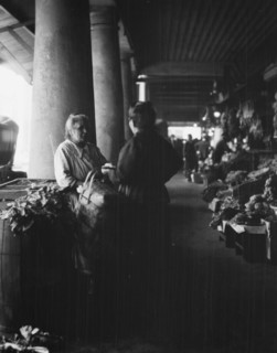 Market scene, New Orleans, between 1920 and 1926. Creator: Arnold Genthe.