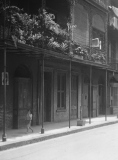 Street scene, New Orleans, between 1920 and 1926. Creator: Arnold Genthe.