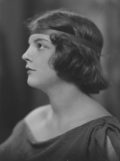 Carmen, Miss, portrait photograph, 1917. Creator: Arnold Genthe.