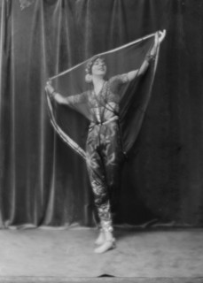 Fontaine, Miss, 1916 July 31. Creator: Arnold Genthe.