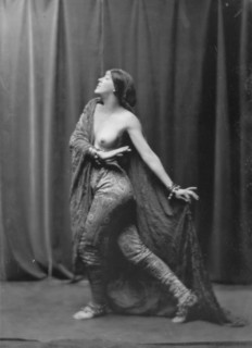 Fontaine, Miss, 1917 May 23. Creator: Arnold Genthe.