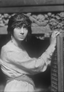 Gonzalez, Carmen de, portrait photograph, 1913 July 12. Creator: Arnold Genthe.