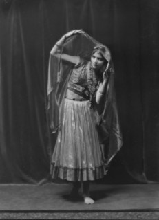Roshanara, portrait photograph, 1917 Mar. 23. Creator: Arnold Genthe.