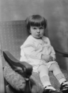Thaw, Evelyn Nesbit, Mrs., boy of, portrait photograph, 1913. Creator: Arnold Genthe.