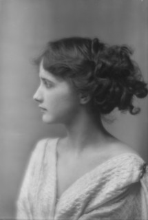 Isadora Duncan dancer, portrait photograph, between 1915 and 1923. Creator: Arnold Genthe.