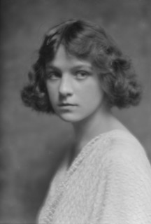 Isadora Duncan dancer, portrait photograph, between 1915 and 1923. Creator: Arnold Genthe.