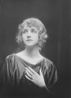 Isadora Duncan dancer, portrait photograph, between 1915 and 1923. Creator: Arnold Genthe.