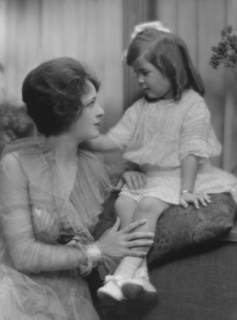 Gerard, J.M., Mrs., and daughter, portrait photograph, 1915 Dec. or 1916 Jan. Creator: Arnold Genthe.