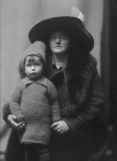 Norris, Charles G., Mrs., and son, portrait photograph, between 1913 and 1942. Creator: Arnold Genthe.