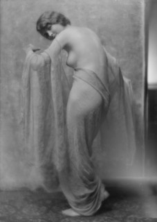 Marcellus, Irene, portrait photograph, 1915. Creator: Arnold Genthe.