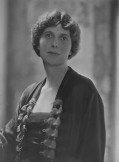 Mrs. Rosecrans Baldwin, portrait photograph, 1918 Sept. 4. Creator: Arnold Genthe.