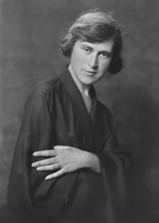 Miss Dorothy, portrait photograph, 1918 July 15. Creator: Arnold Genthe.