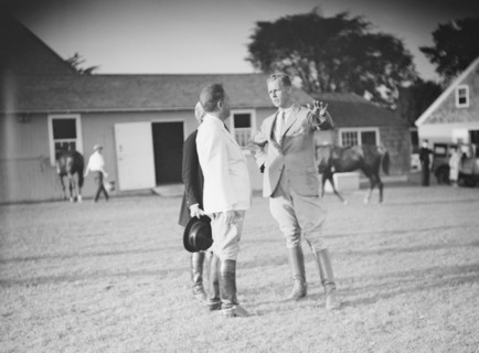 East Hampton hunt, 1933 Sept. Creator: Arnold Genthe.