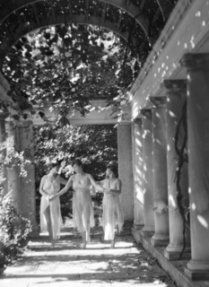Elizabeth Duncan dancers, between 1916 and 1941. Creator: Arnold Genthe.