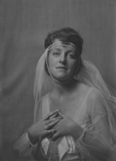 Mrs. W.S. Elliott, portrait photograph, 1918 Nov. 6. Creator: Arnold Genthe.