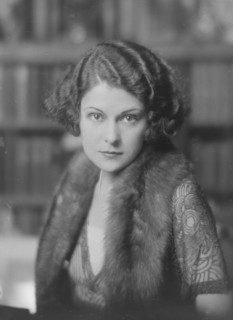 Mrs. Everett, portrait photograph, 1919 Mar. 17. Creator: Arnold Genthe.