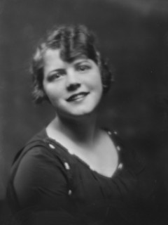 Miss Linden Freeman, portrait photograph, 1918. Creator: Arnold Genthe.