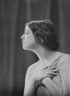 Miss Arline Graham, portrait photograph, 1918 Mar. or Apr. Creator: Arnold Genthe.