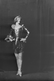 Mrs. Gugi, (Marion Vardi), between 1918 and 1922. Creator: Arnold Genthe.