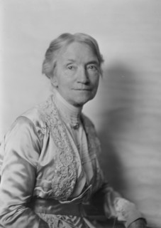 Mrs. Hapgood, portrait photograph, 1918 Dec. 5. Creator: Arnold Genthe.