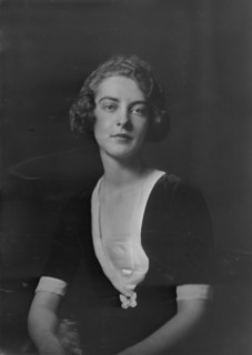 Miss D. Johnston, portrait photograph, 1918 Nov. Creator: Arnold Genthe.