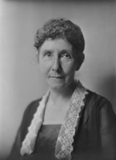 Mrs. L.A. Kimberley, (Commander Kimberley), portrait photograph, 1918 July 2 or 5. Creator: Arnold Genthe.