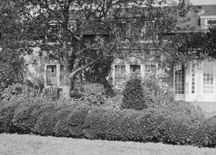 Residence of Mr. Hamilton King, between 1911 and 1934. Creator: Arnold Genthe.