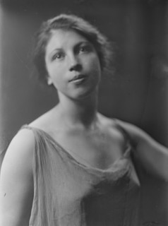 Miss Vera Lehman, portrait photograph, 1918 Aug. 23. Creator: Arnold Genthe.