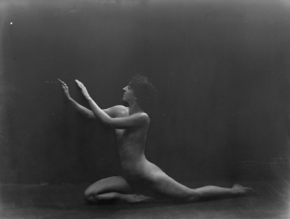 Miss Mario, portrait photograph, 1919 Aug. 21. Creator: Arnold Genthe.
