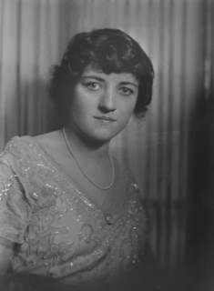Mrs. Ruth Frances Miller, portrait photograph, 1918 July 13. Creator: Arnold Genthe.