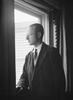 William Muschenheim, portrait photograph, between 1911 and 1942. Creator: Arnold Genthe.