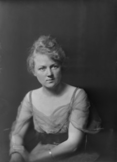 Miss Vera Parker, portrait photograph, 1918 Oct. 10. Creator: Arnold Genthe.